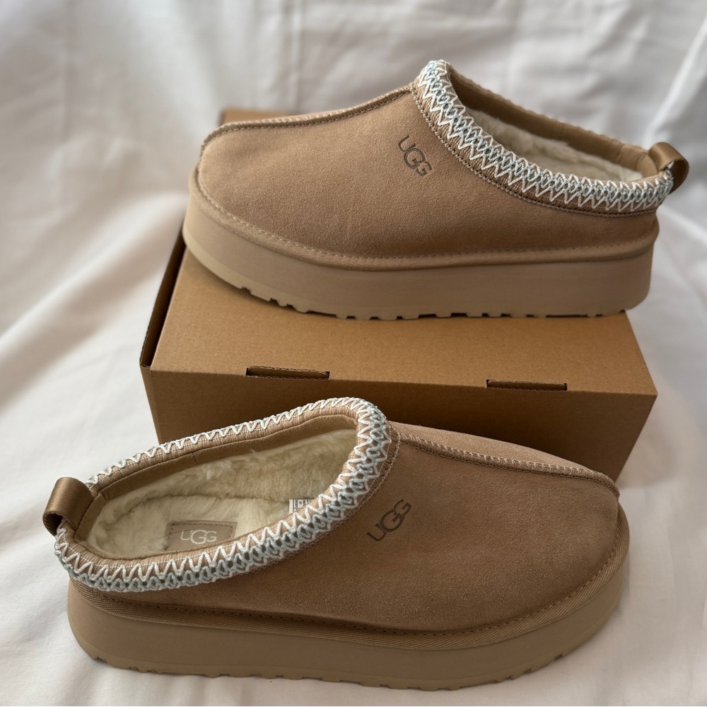 *NWT UGG Tazz Platform Slipper Sand SIZE 9